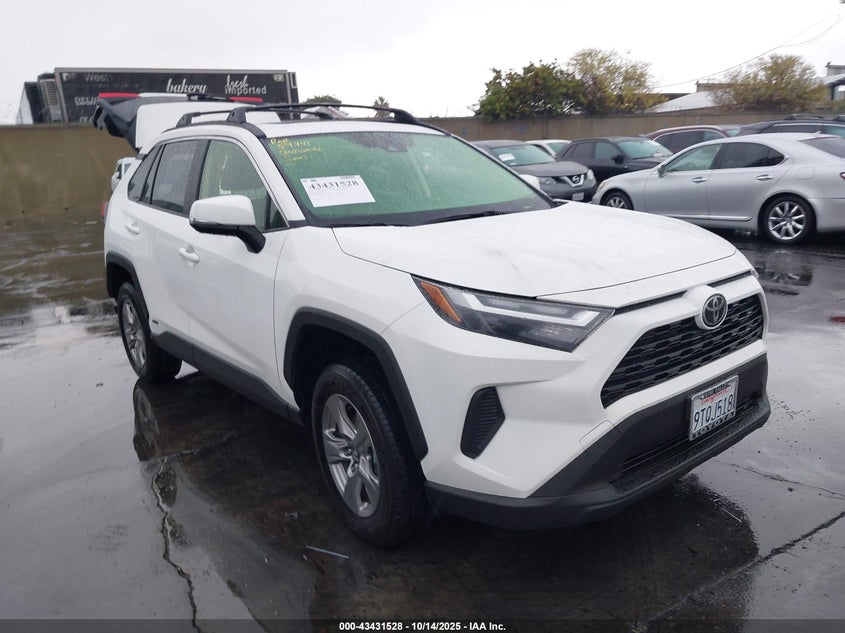 TOYOTA RAV4 HYBRID XLE