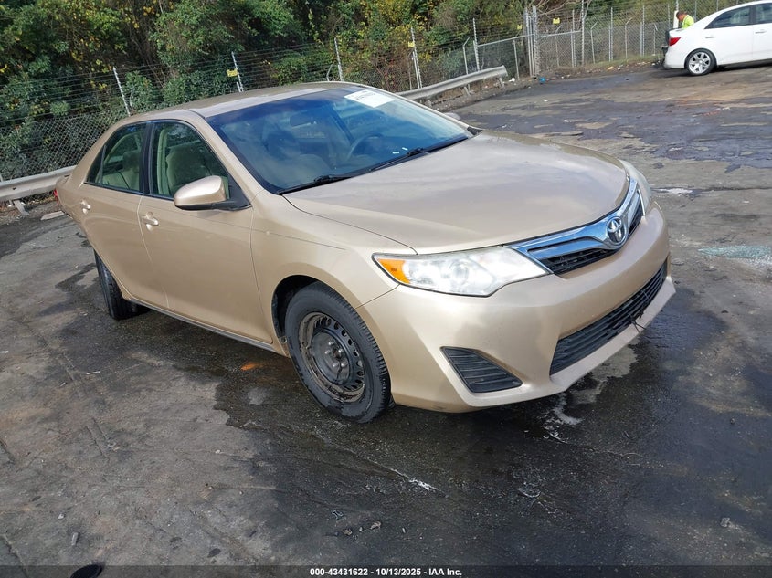 TOYOTA CAMRY LE