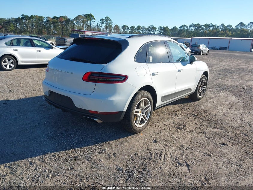 2017 PORSCHE MACAN WP1AA2A5XHLB03913