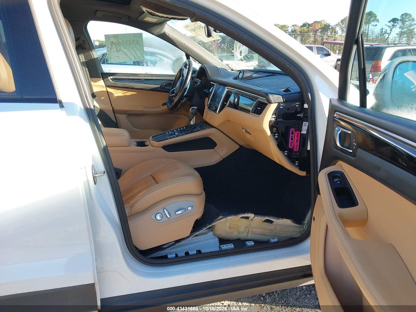 2017 PORSCHE MACAN WP1AA2A5XHLB03913