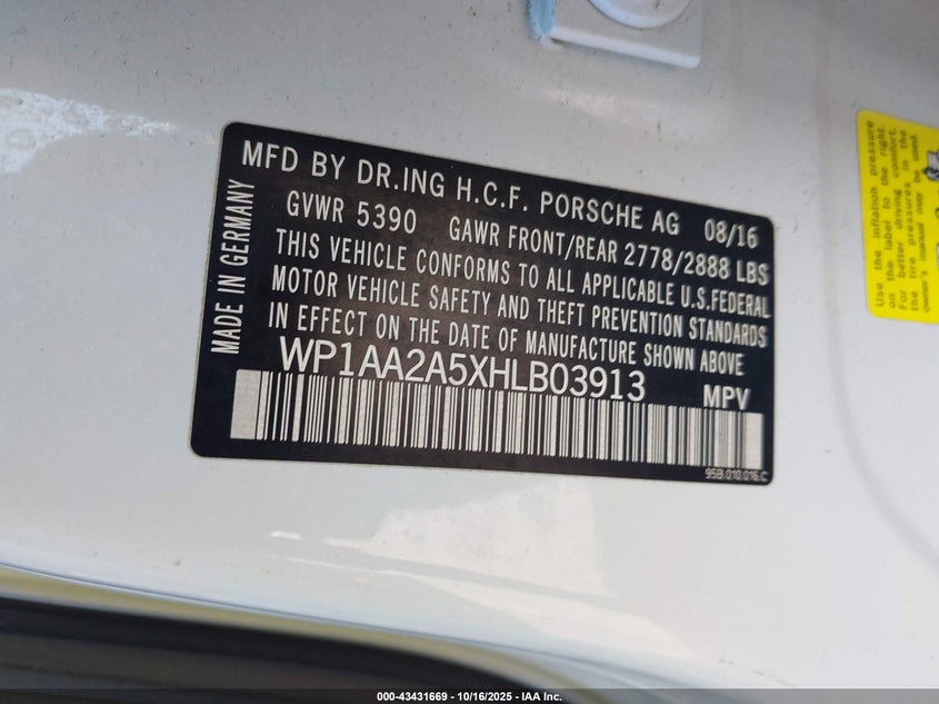 2017 PORSCHE MACAN WP1AA2A5XHLB03913