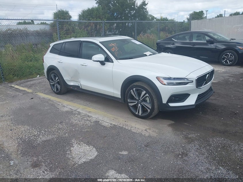 YV4L12WK4S2149840 2025 Volvo V60 Cross Country B5 Plus auction photo 1