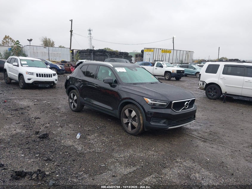 2020 Volvo Xc40 T5 Momentum