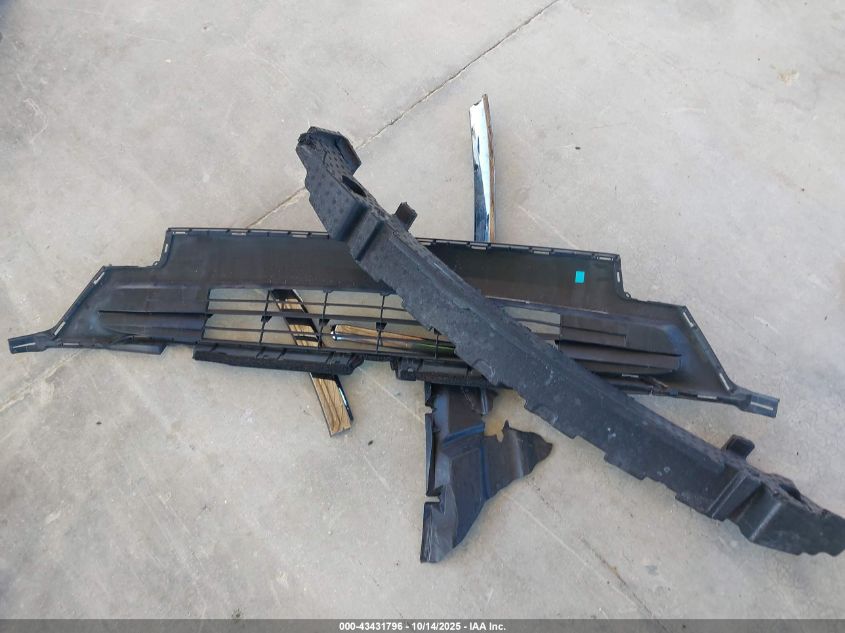 2018 Toyota Rav4 Xle VIN: 2T3WFREV7JW410549 Lot: 43431796