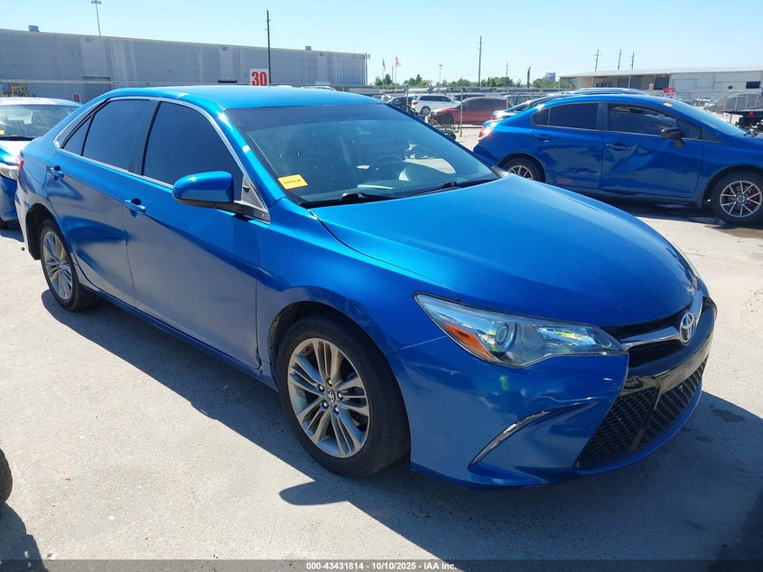 TOYOTA CAMRY SE