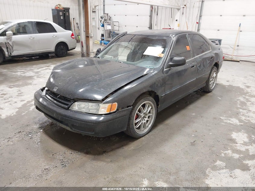 1HGCD5552RA040351 1994 HONDA ACCORD photo no. 2