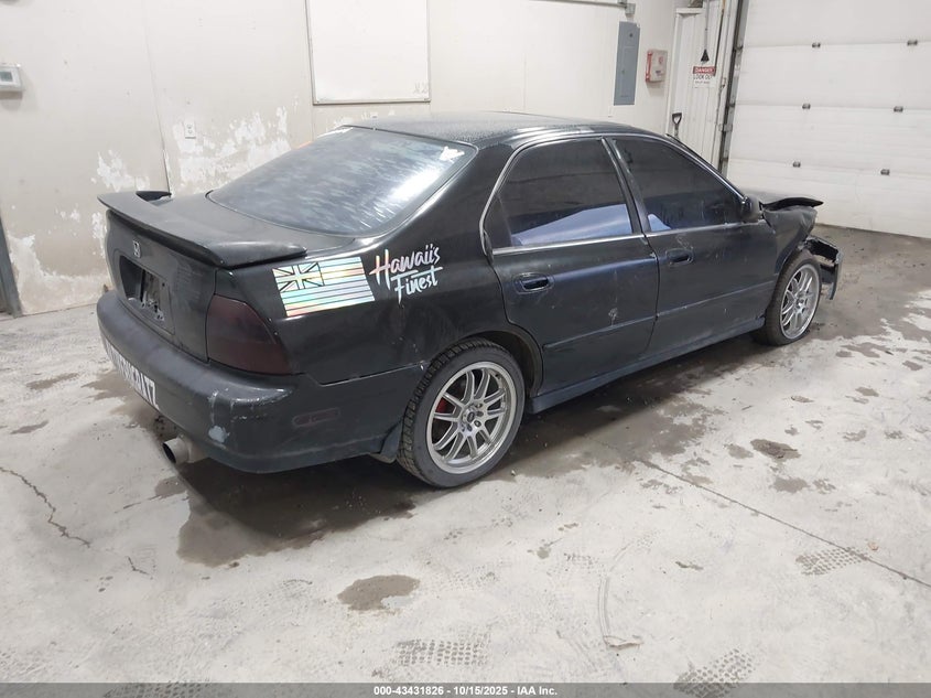 1HGCD5552RA040351 1994 HONDA ACCORD photo no. 4