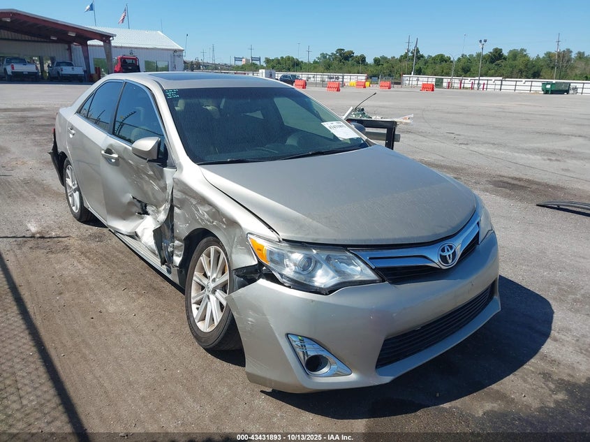 TOYOTA CAMRY XLE V6