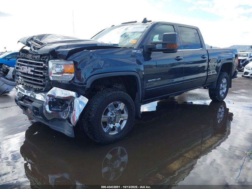 1GT42UCY8KF116664 2019 GMC SIERRA photo no. 2