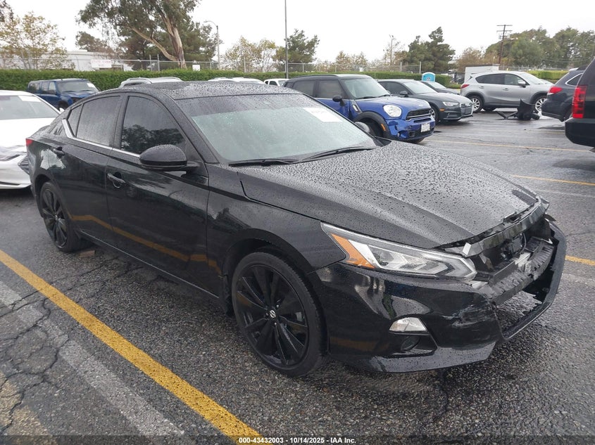 NISSAN ALTIMA SR FWD