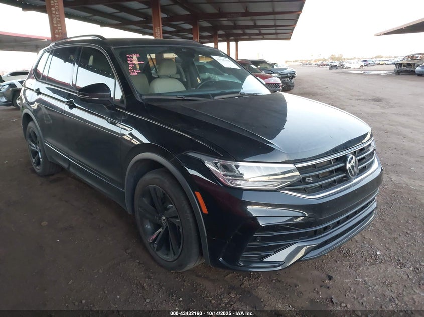 VOLKSWAGEN TIGUAN 2.0T SE R-LINE BLACK