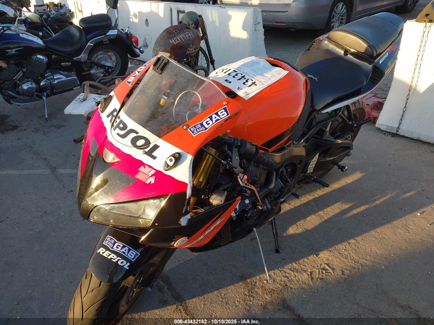JH2PC37165M200247 2005 HONDA CBR photo no. 2