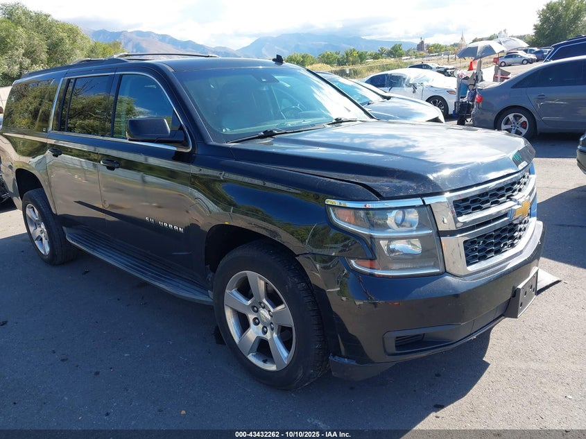 CHEVROLET SUBURBAN LT
