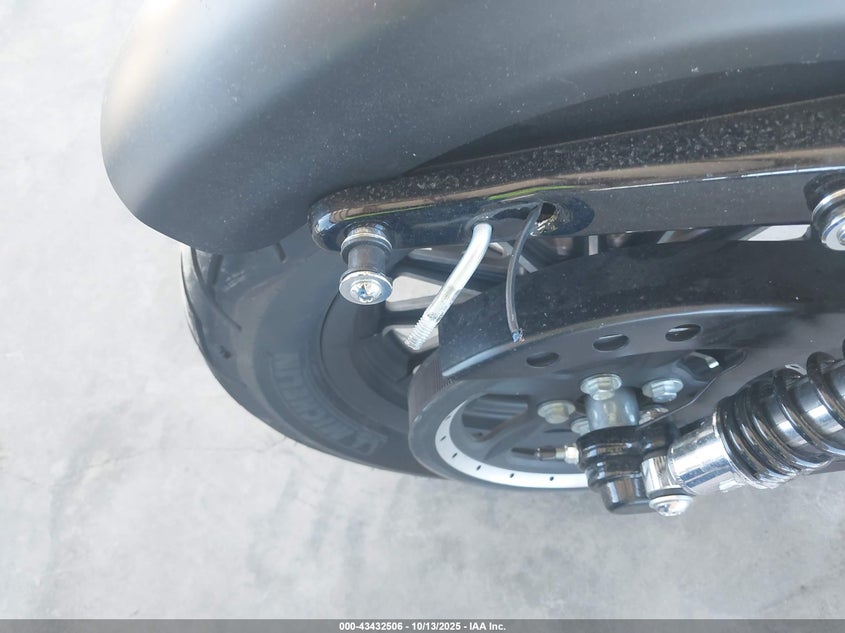 2014 Harley-Davidson Xl883 Iron 883 VIN: 1HD4LE217EC439535 Lot: 43432506