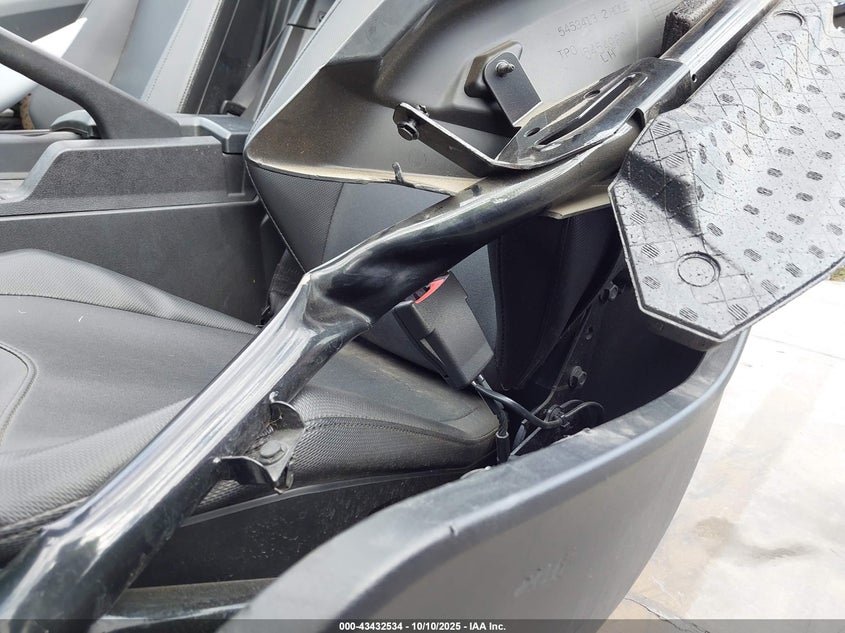 2024 Polaris Slingshot S With Technology Package VIN: 57XAATHD3R8163581 Lot: 43432534