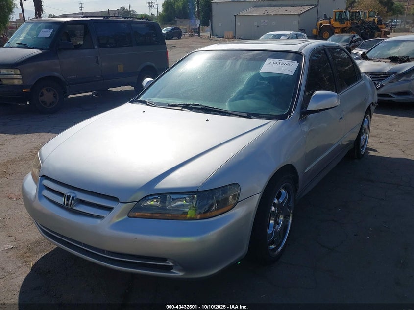 1HGCG66862A106900 2002 HONDA ACCORD photo no. 2