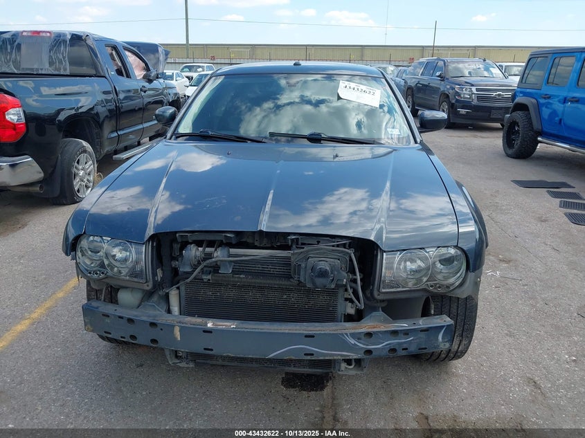 2008 Chrysler 300C Hemi VIN: 2C3LA63H38H335733 Lot: 43432622