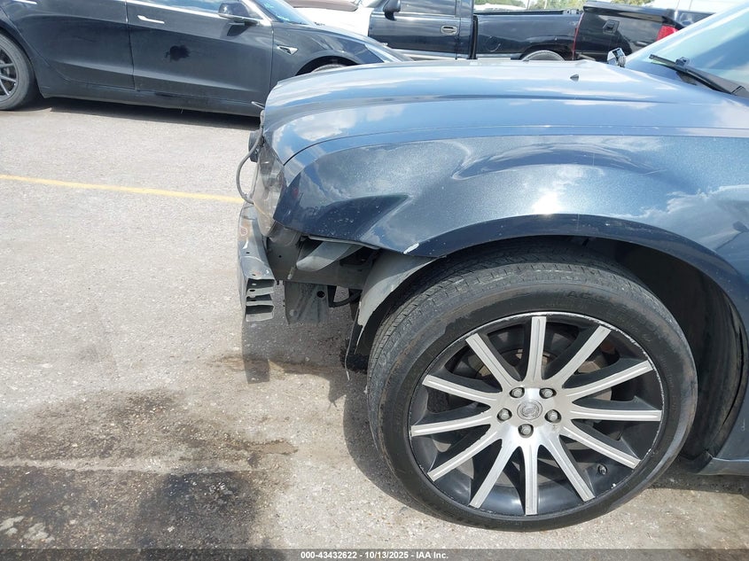 2008 Chrysler 300C Hemi VIN: 2C3LA63H38H335733 Lot: 43432622