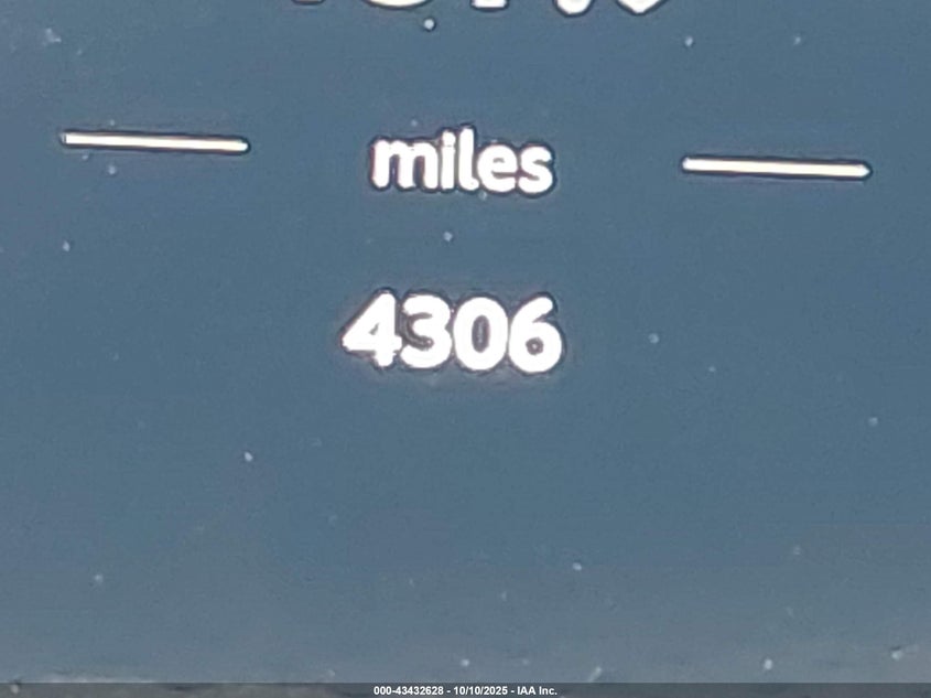 2024 ASTON MARTIN DB12 SCFRMFFW1RGL12750