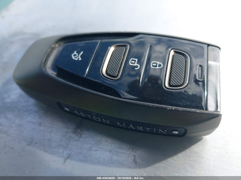 2024 ASTON MARTIN DB12 SCFRMFFW1RGL12750