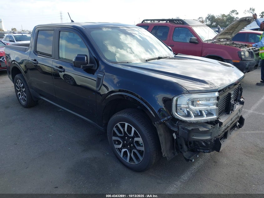 FORD MAVERICK LARIAT