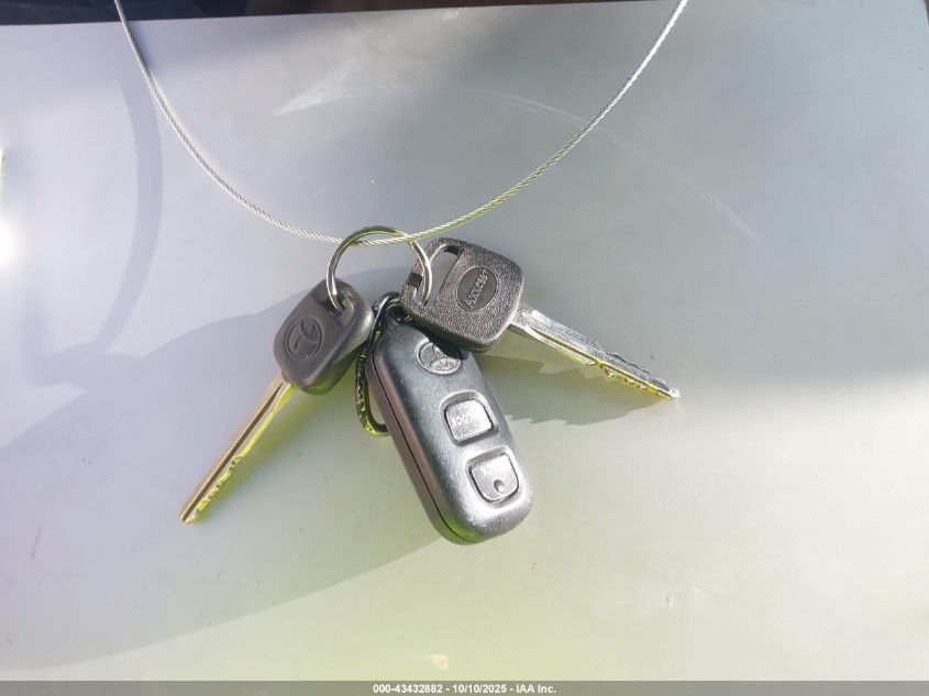 2004 Toyota Corolla Le VIN: 1NXBR32E74Z315915 Lot: 43432882