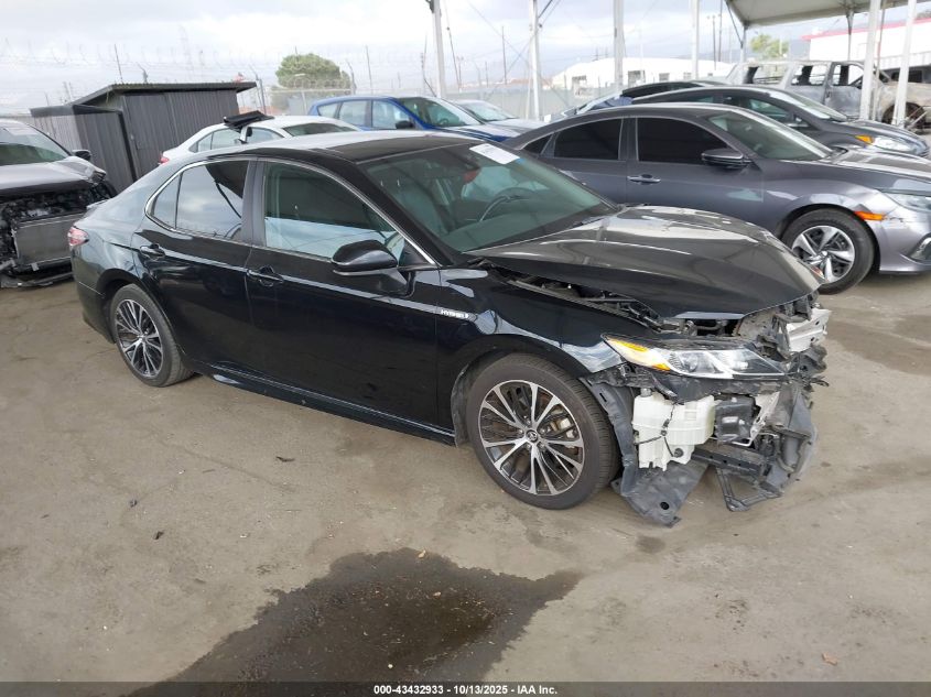 TOYOTA CAMRY HYBRID SE