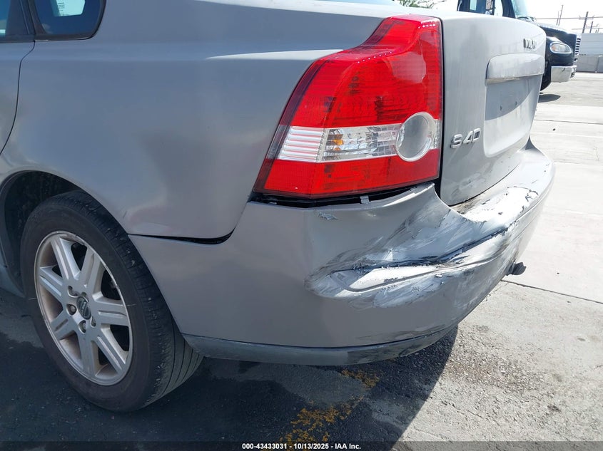 2006 Volvo S40 2.4I VIN: YV1MS390762176390 Lot: 43433031