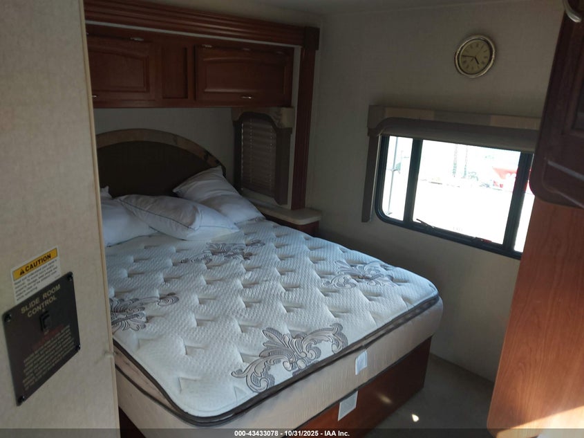 2008 Ford E-450 Cutaway VIN: 1FDXE45S18DA30819 Lot: 43433078