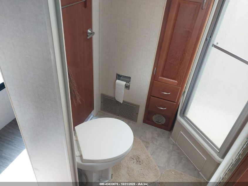 2008 Ford E-450 Cutaway VIN: 1FDXE45S18DA30819 Lot: 43433078