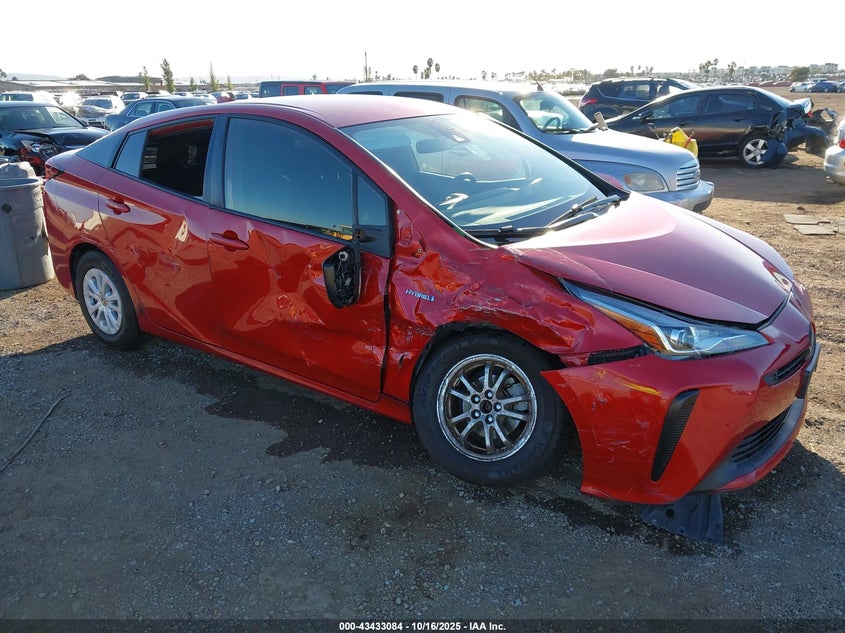 2021 TOYOTA PRIUS LE - JTDKAMFU2M3145620