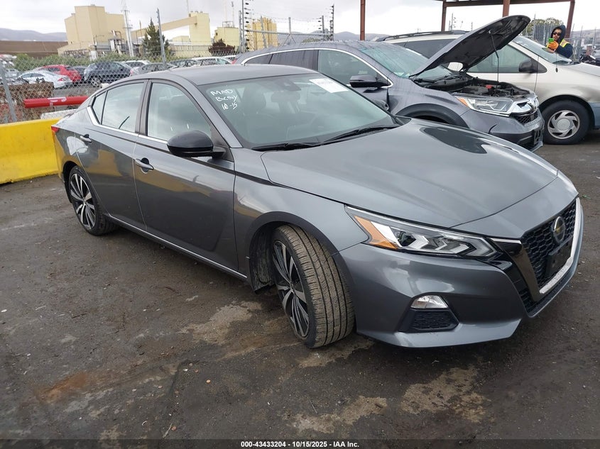 NISSAN ALTIMA SR FWD