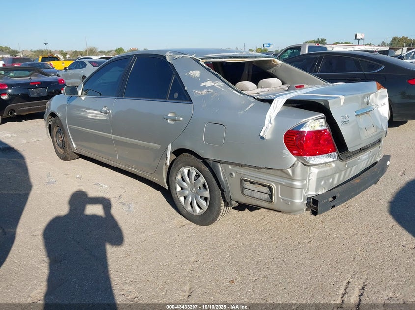 2005 Toyota Camry Le