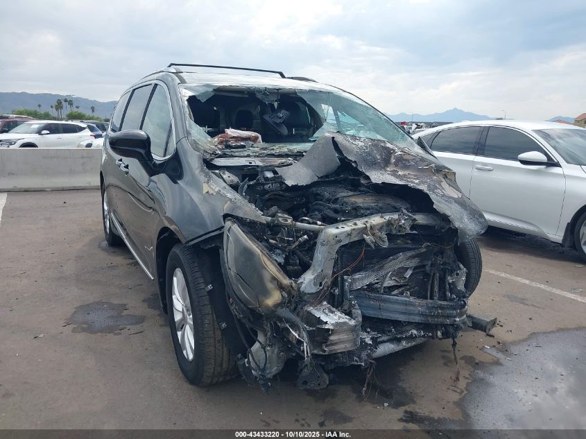 2019 Chrysler Pacifica Touring L VIN: 2C4RC1BG6KR617149 Lot: 43433220