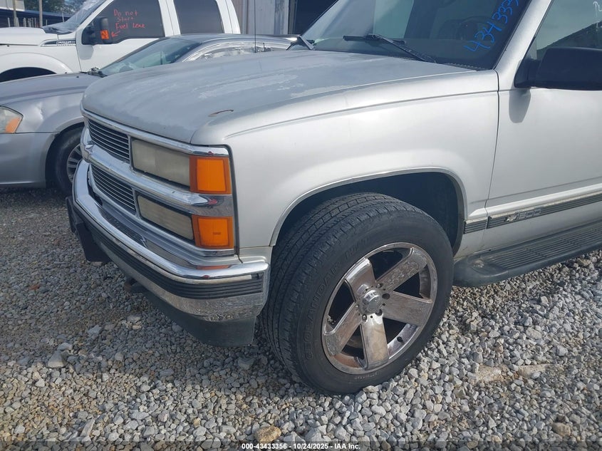 1997 Chevrolet Tahoe Lt VIN: 1GNEK13R9VJ341857 Lot: 43433356