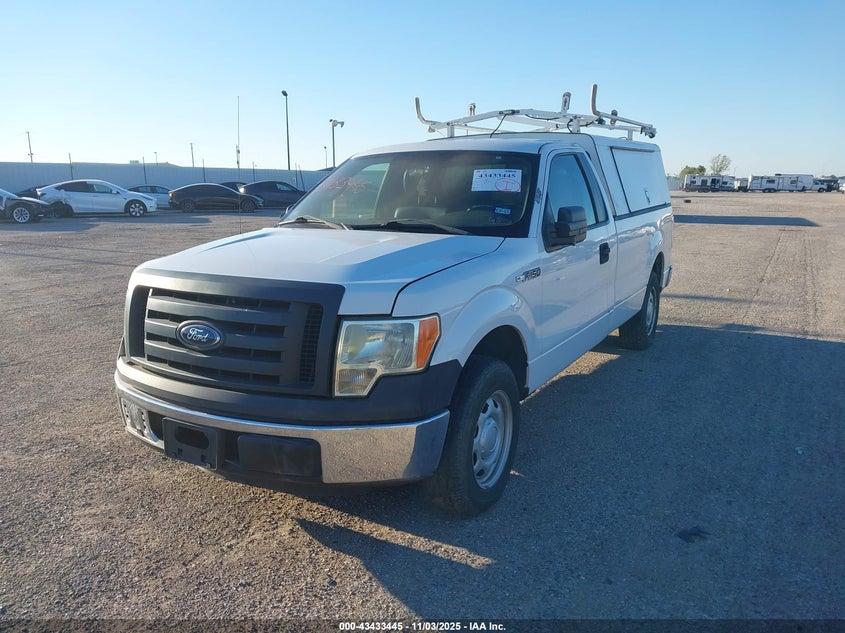 1FTMF1CM8BKE10590 2011 FORD F-150 photo no. 2