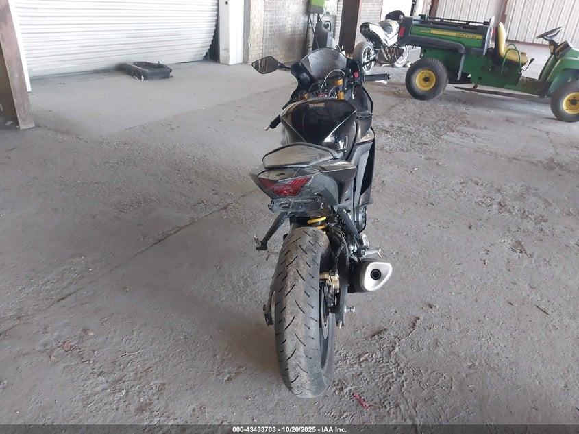 2021 Yamaha Yzfr3 A VIN: MH3RH18Y1MK006434 Lot: 43433703