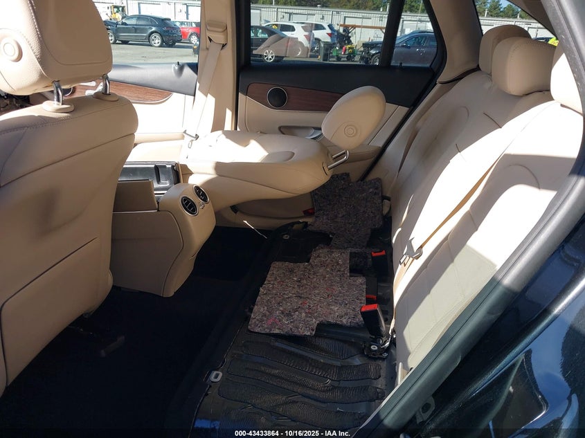 2022 Mercedes-Benz Glc 300 4Matic Suv VIN: W1N0G8EB7NV343783 Lot: 43433864