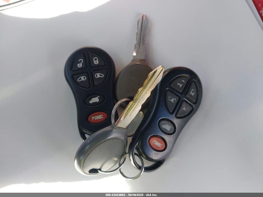 2002 Chrysler Town & Country Lxi VIN: 2C4GP54L12R748812 Lot: 43433982