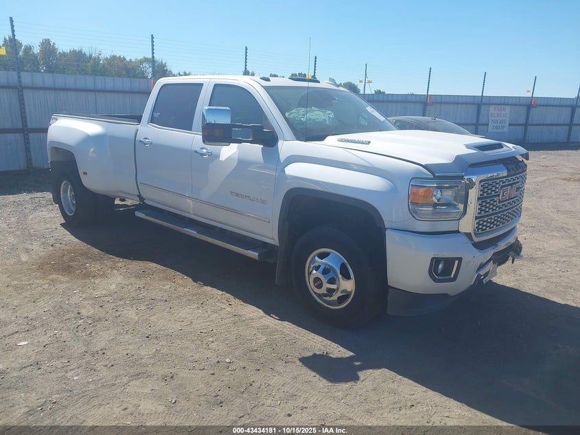 1GT42YEYXJF170468 2018 GMC SIERRA photo no. 18