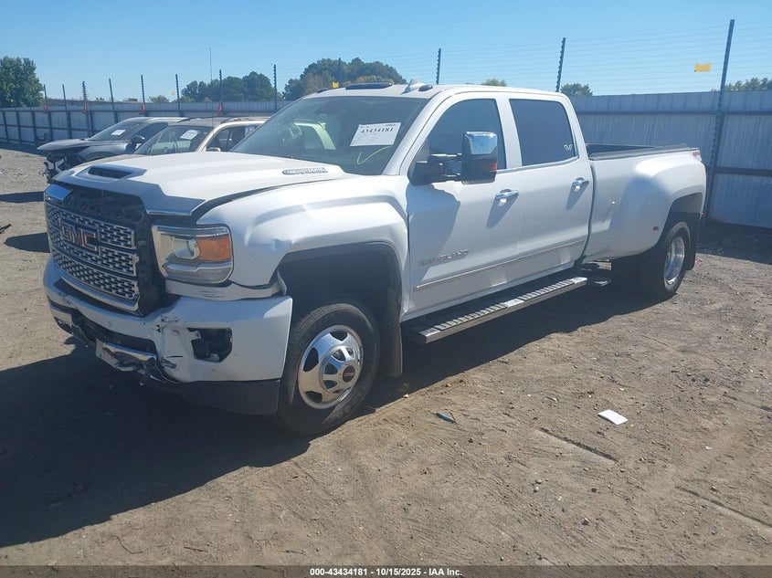 1GT42YEYXJF170468 2018 GMC SIERRA photo no. 2