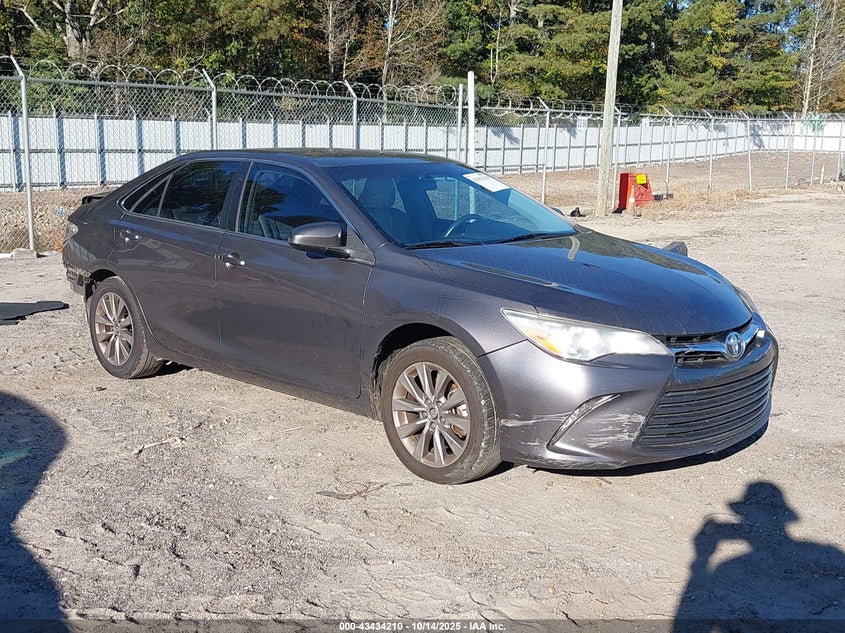 TOYOTA CAMRY XLE