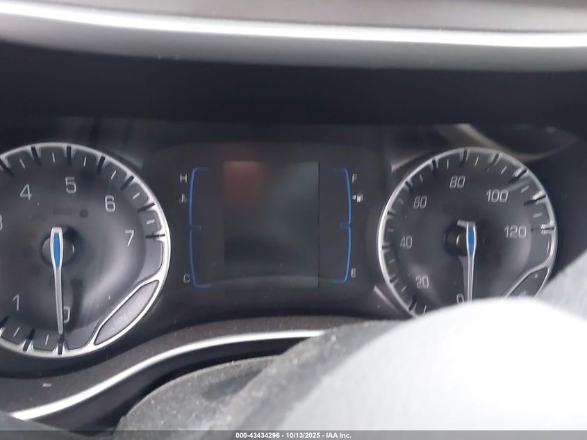 2020 Chrysler Pacifica Touring VIN: 2C4RC1FG5LR176125 Lot: 43434296