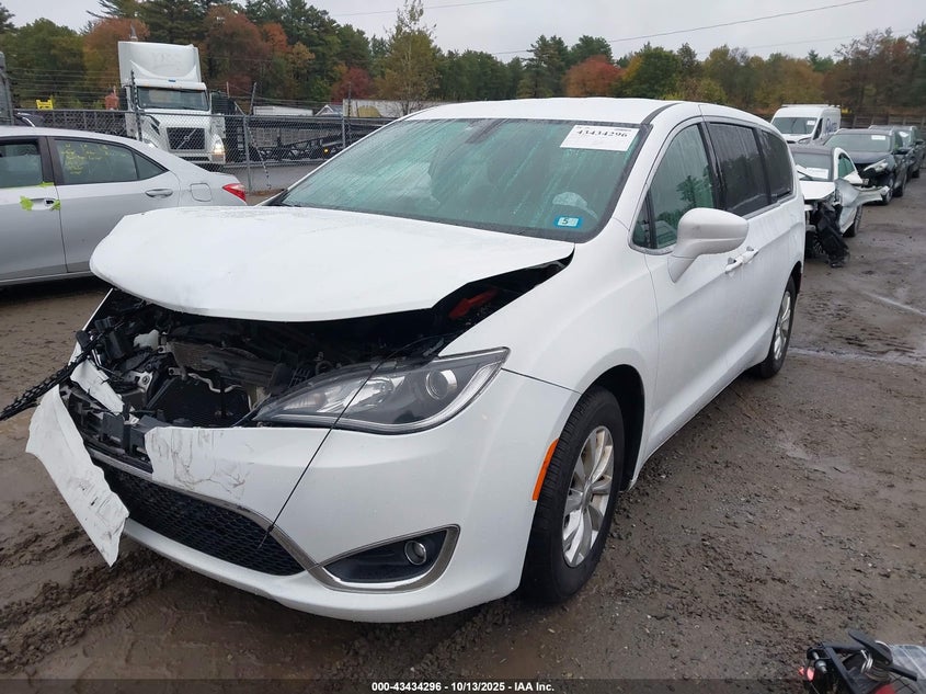 Vin: 2c4rc1fg5lr176125, lot: 43929140, chrysler pacifica touring 20202