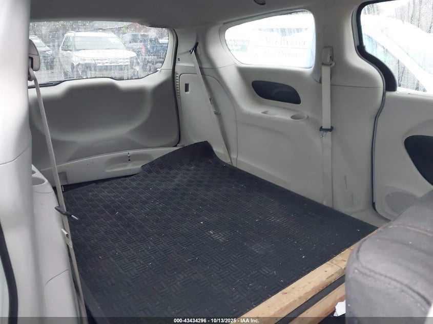 2020 Chrysler Pacifica Touring VIN: 2C4RC1FG5LR176125 Lot: 43434296