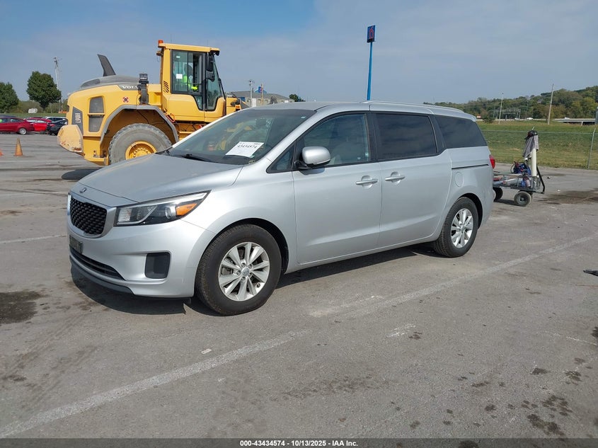 KNDMB5C12G6144282 2016 KIA SEDONA photo no. 2