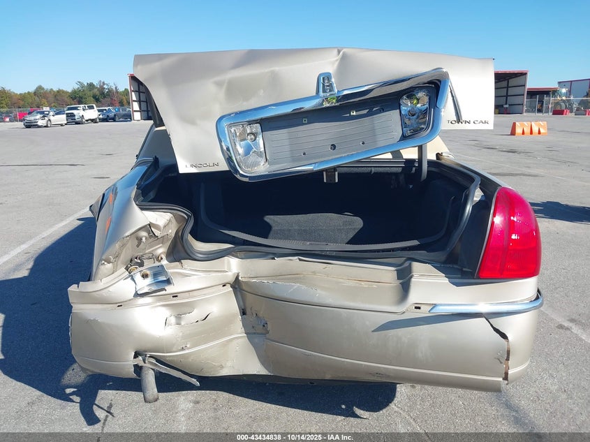 2006 Lincoln Town Car Signature Limited VIN: 1LNHM82V06Y623543 Lot: 43434838