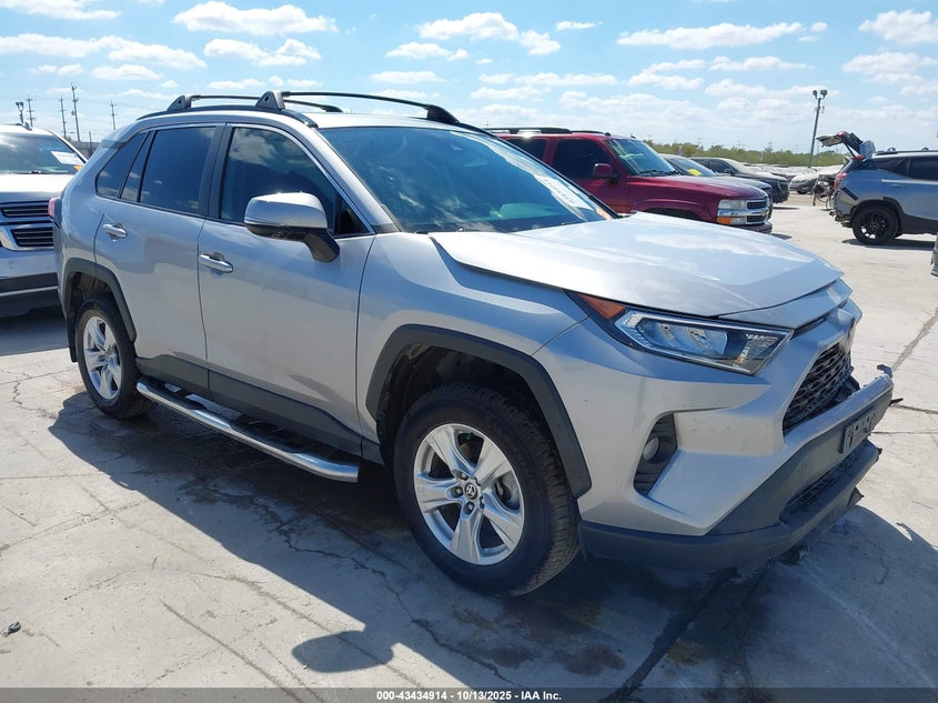 TOYOTA RAV4 XLE