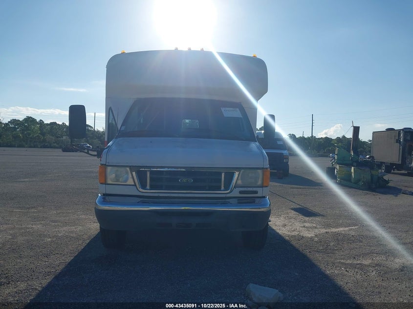 2006 Ford E-350 Cutaway VIN: 1FDWE35SX6DA10135 Lot: 43435091