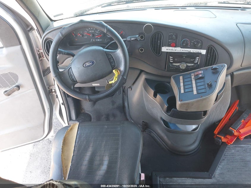 2006 Ford E-350 Cutaway VIN: 1FDWE35SX6DA10135 Lot: 43435091